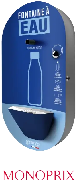 Fontaine à eau TWYD chez Monoprix, équipée pour remplir des bouteilles réutilisables et réduire les déchets plastiques, design bleu élégant.