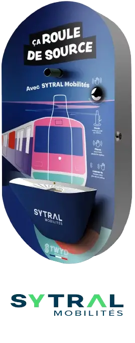 Fontaine TWYD avec le logo SYTRAL Mobilités, conçue pour les voyageurs des transports en commun, offrant une solution écologique pour remplir des bouteilles réutilisables.